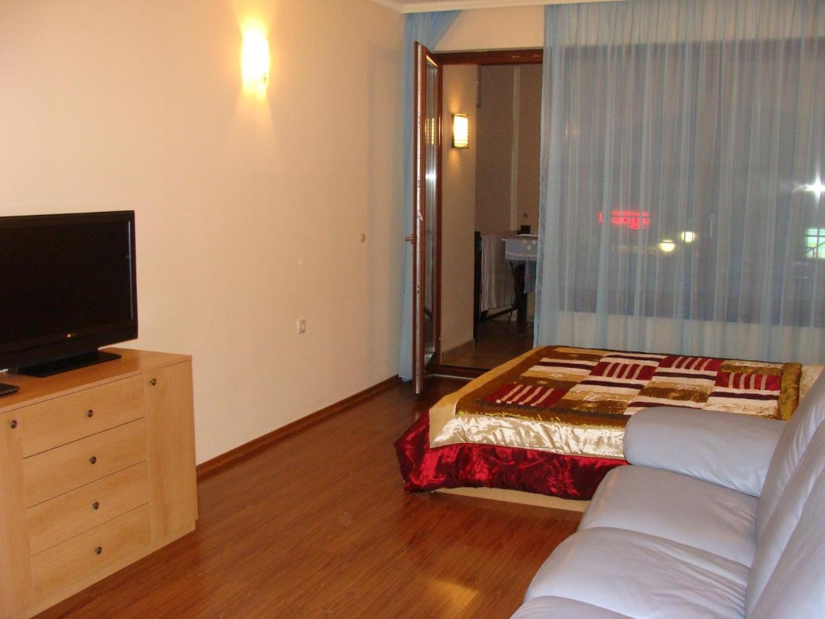 Admiral Apartments Golden Sands Room photo