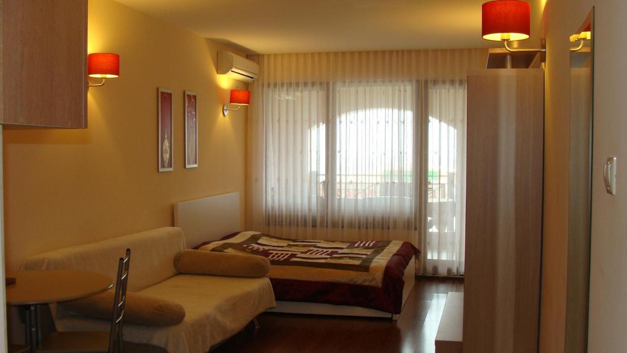 Admiral Apartments Golden Sands Exterior photo